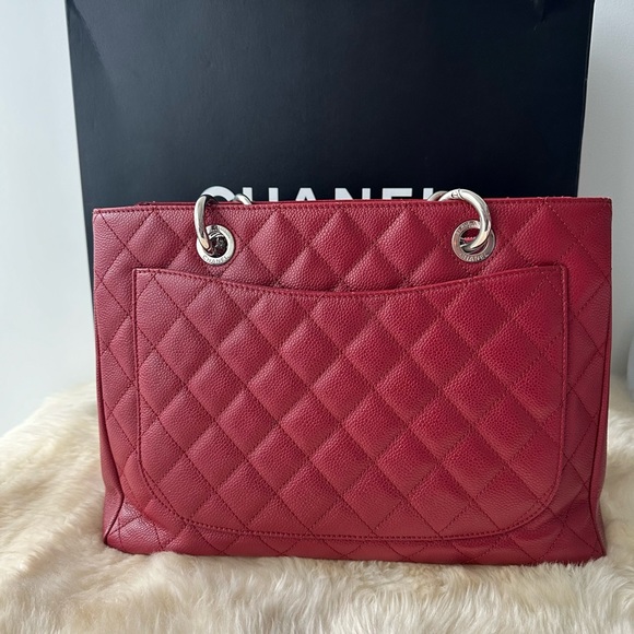 CHANEL Red Caviar GST Tote with Silver Hardware - Picture 3 of 16
